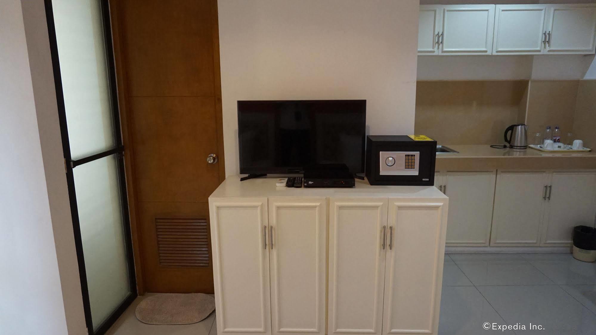 Baymont Suites & Residences Paranaque City Zewnętrze zdjęcie