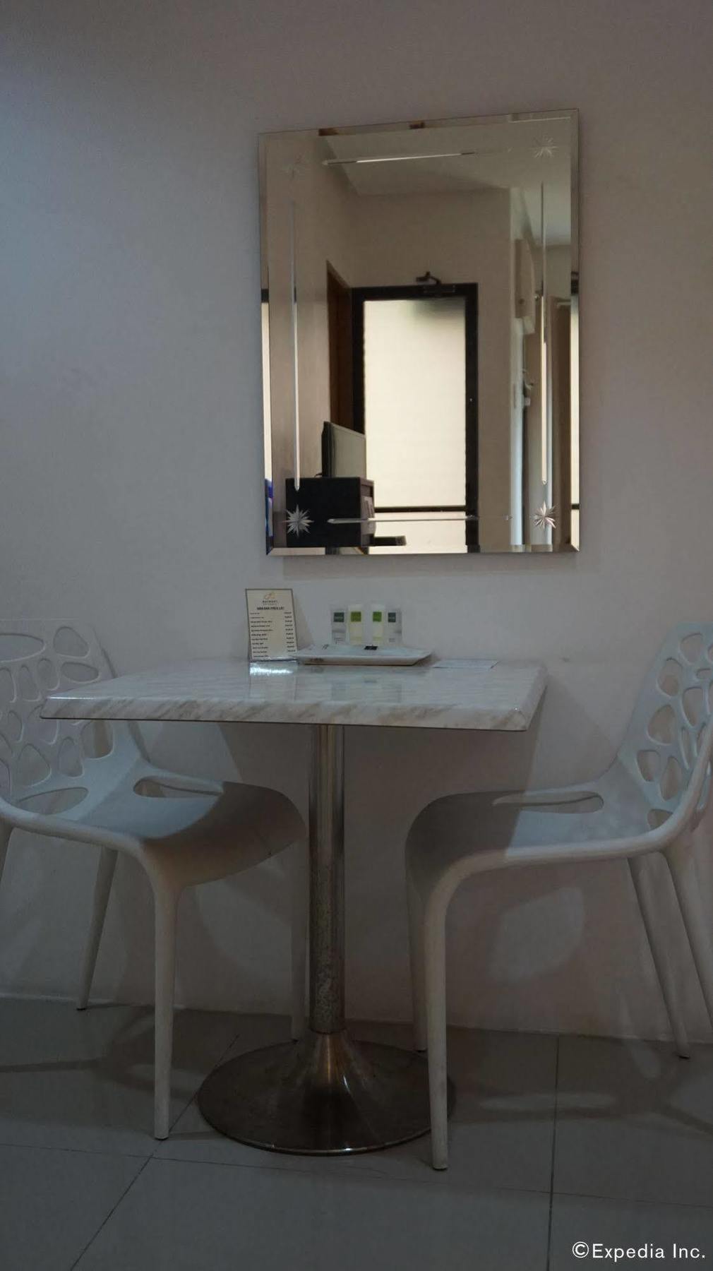 Baymont Suites & Residences Paranaque City Zewnętrze zdjęcie