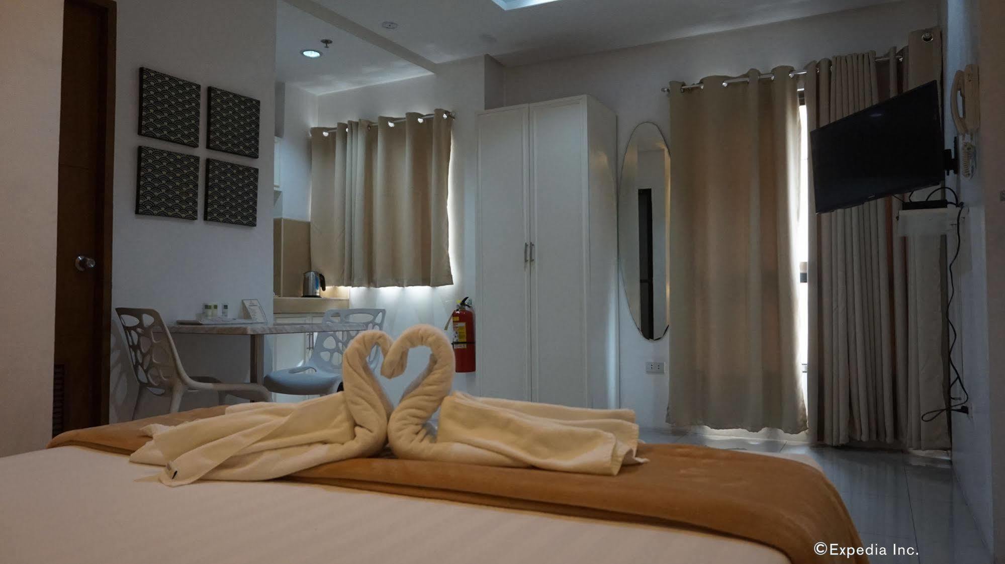 Baymont Suites & Residences Paranaque City Zewnętrze zdjęcie