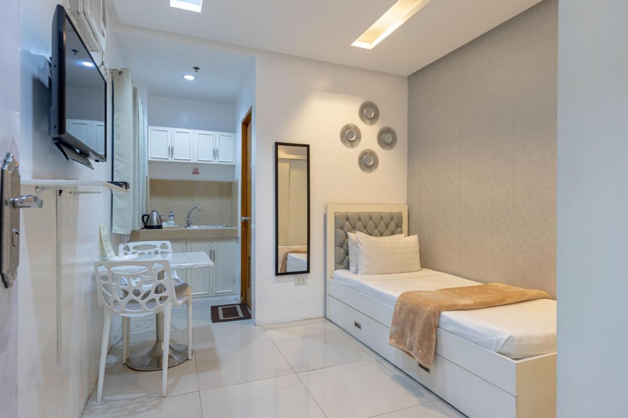 Baymont Suites & Residences Paranaque City Zewnętrze zdjęcie
